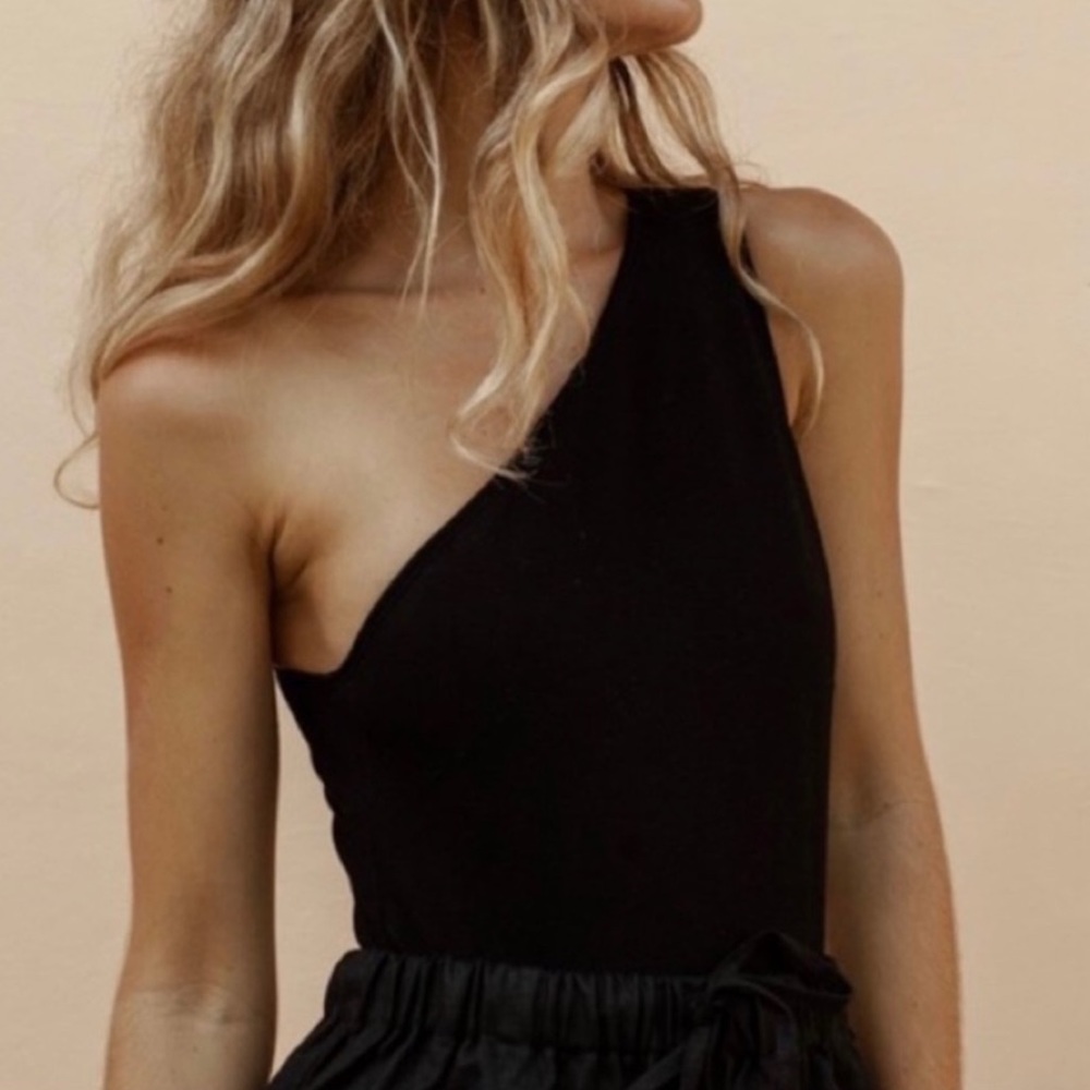 Posse Black One-Shoulder Bodysuit - Picture 5 of 8